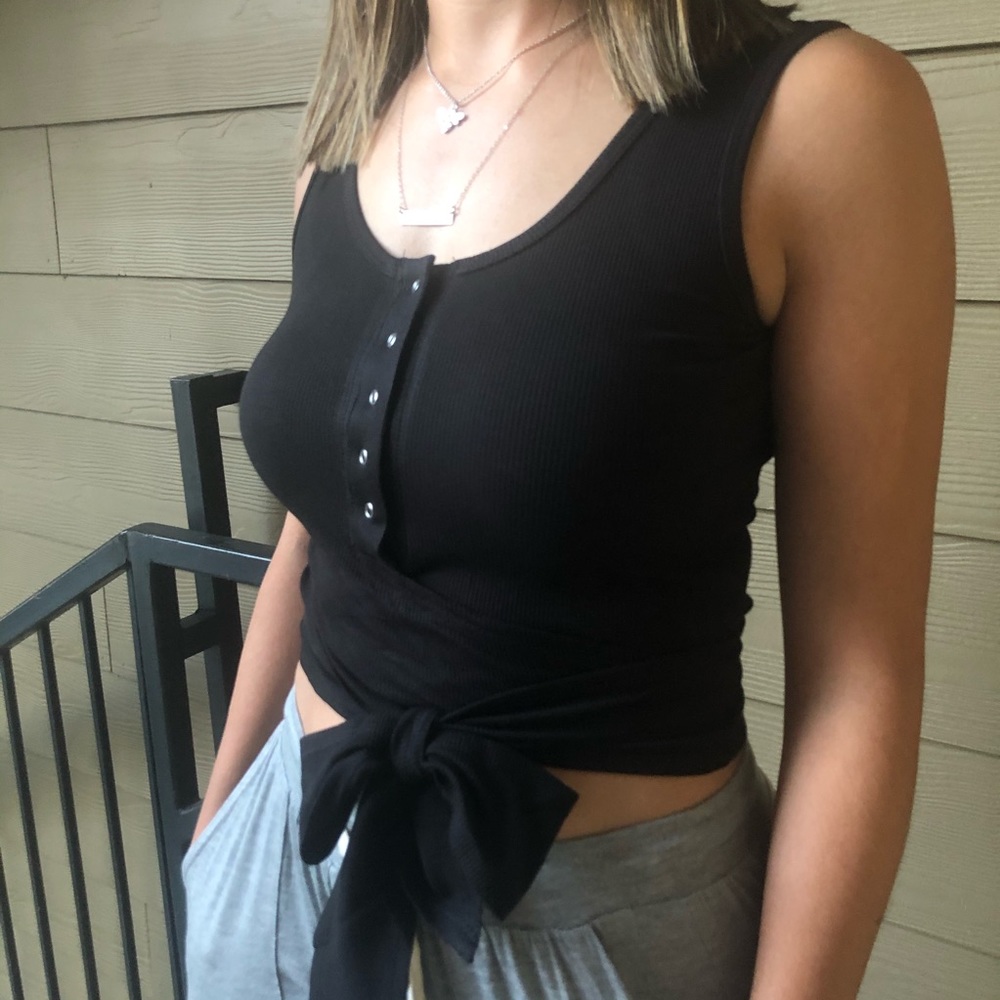Wrap Around Ribbed Button Tank - Black - Picture 2 of 4